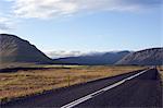 Islande. Le système de route excellente qui sonne Islande contribue à veiller à ce qu'il a un du plus haut revenu par habitant dans les pays industrialisés.