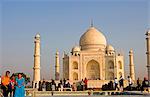 Regardant vers le Taj Mahal dans l'ensemble de l'Al-Kawthar, la piscine céleste de Ambundance,