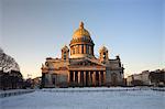 Russie, Saint-Pétersbourg ; La majestueuse cathédrale de St Isaac construit dans le style Baroque entre 1818 et 1858 dans la place de St Isaac