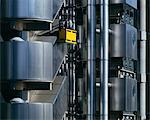 Lloyds Building, City of London 1986. Detail Treppe Turm und Leitungen. Architekten: Richard Rogers und Partner