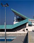 Piscine avec éclairage flood, Temasek Polytechnic, Singapour, 1991-1995. Architectes : James Stirling, Michael Wilford and Associates