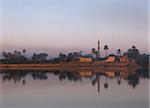 Moschee am Ufer des Nil