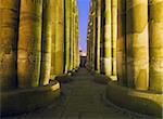 Colonnes en Cour d'Aménophis 3e menant à la mosquée d'Abou el-Haggag