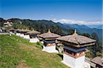 Asie, Bhoutan, col de la Dochu (3140), site de 108 chortens construit en 2005 pour commémorer une bataille avec les militants