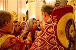 La Russie ; Saint-Pétersbourg ; Au cours de la cérémonie de la fête de Pâques orthodoxe russe au central Saint-Pétersbourg, la Cathédrale Vladimirsky