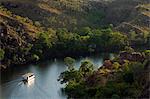 Australie, Northern Territory, Katherine. Croisière en bateau de tourisme dans le Parc National Nitmiluk (Katherine Gorge).