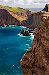 Portugal, Madeira, Canical, Ponta de Sao Laurenco, allgemeiner Überblick über die Klippen und das Meer Stapeln im östlichsten Spitze der Insel