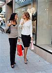Deux femmes shopping.