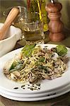 Linguine with carpet-shell clams
