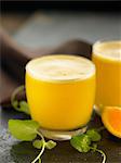 Brunnenkresse und Orange smoothie