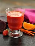 Jus de carotte, betterave rouge, fraise et orange