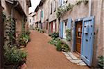 Sorèze Tarn, France. Une jolie ruelle dans la ville de Sorèze, une fois l'emplacement d'une école royale militaire, dans le règne de Louis XVI et maintenant beaucoup aimé par les artisans, artistes et écrivains.