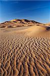 Oman, leeren Viertel. Die Martian-ähnlichen Landschaft der leeren Viertel Dünen. Abendlicht.