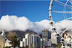 Roue d'Excellence avec le City Bowl et la montagne de la Table en arrière-plan, Cape Town, Western Cape, Afrique du Sud