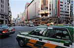 Quartier commerçant à la nuit tombante, Ginza Tokyo, Kanto, Honshu, Japon