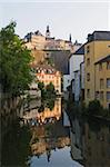 Maisons de ville reflétée dans le canal, Old Town, Grund district, UNESCO World Heritage Site, ville de Luxembourg, Grand-Duché de Luxembourg, Europe