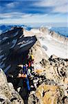 Grimpeurs sur le sommet du Pico de Aneto, à 3404m le plus haut sommet dans le Pyrénées, Espagne, Europe