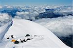 Camping am 4000m über dem Tal von Chamonix Mont-Blanc, Chamonix, französische Alpen, Frankreich, Europa