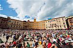 Foule au festival de course de chevaux Palio El, Piazza del Campo, Sienne, Toscane, Italie, Europe