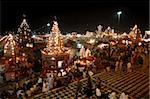 Har-ki-Pauri illuminé la nuit durant le Kumbh Mela, Haridwar, Uttarakhand, Inde Asie