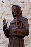 Statue de Saint François, cloître, sanctuaire franciscain de Fonte Colombo, Rieti, Latium (Lazio), Italie, Europe