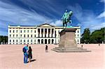 Slottet Royal Palace exterior, from Karl Johans Gate, Oslo, Norway, Scandinavia, Europe
