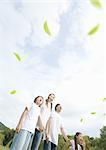 Famille sous le ciel bleu