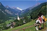 Hikers at Heiligenblut, Hohe Tauern, Moelltal, Carinthia, Austria