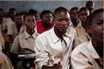 Bujumbura, Burundi. Les élèves préparent leurs examens.