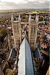 Lincoln, England. Das Dach der Kathedrale von Lincoln, schwebt hoch über der Stadt.