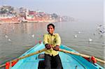 Schiffer auf dem Fluss Ganges. Varanasi, Indien