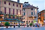 Restaurants, la Piazza Bra, Verona, Vénétie, Italie