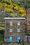 Piódão, vieux village traditionnel, toutes construites en schiste, au coeur du Portugal