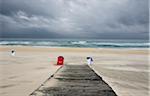 Lonely beach venteux en hiver, Costa Nova, Portugal