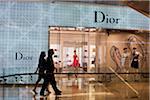 Singapour, Singapour, Orchard Road. Boutique Dior dans le centre commercial Ochard ION.