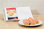 Cupcakes et livre de cuisine