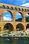 Pont du Gard est une partie de l'aqueduc romain dans le sud de la France près de Nîmes.