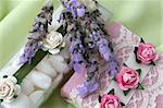 Soap gift set with white bath crystals and lavender