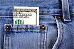Einen hundert-Dollar-Schein in Jeans Tasche