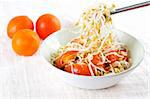 Fried bean sprouts with tomatoes