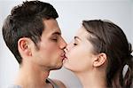 Gros plan du couple kissing