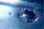 Macro of a water crown- shallow DOF