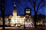 Typical night scene from Quebec City: Quebec parliament building (Hôtel du Parlement) and Fontaine de Tourny. Long exposure.