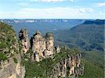 the three sisters in the blue mountains national park of australia