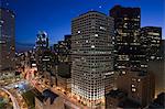 Vue grand angle d'une ville à la tombée de la nuit, Boston, Massachusetts, USA