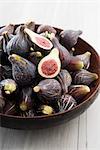 Ripe figs in bowl