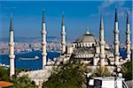 Die Blaue Moschee und die Stadt, Istanbul, Türkei