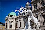 Statue vor dem Palast Belvedere, Wien, Österreich