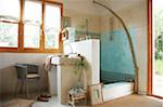 Salle de bain avec douche