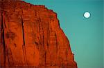MOON RISE OVER RED ROCKS MONUMENT VALLEY UTAH USA
